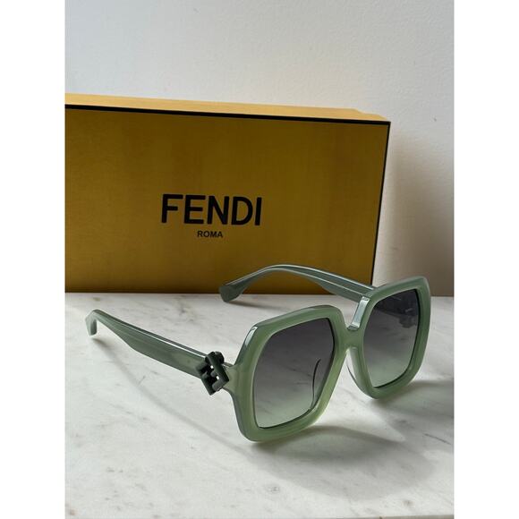 NEW Fendi FE40139F FF Diamonds Green Oversized Sunglasses - Picture 5 of 8